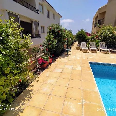 Entire Flat Peyia, Coral Bay, Paphos, Apartamento *
