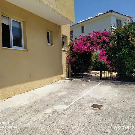 Apartamento Entire Flat Peyia, Coral Bay, Paphos,
